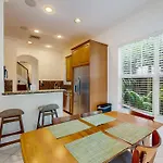 Pineapple Place