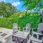 2Br 1Ba Home Near Nightlife And Beach
