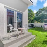 Stylish 4-Bedroom Near Downtown Fort Lauderdale