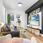 Stylish 4-Bedroom Near Downtown Fort Lauderdale