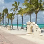 Gorgeous Las Olas - Heated Pool, Close To Beach