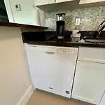 2 Min Walk To Beach With Free Parking At Lauderdale 17-1