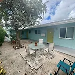 2 Min Walk To Beach With Free Parking At Lauderdale 17-1