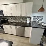 2 Min Walk To Beach With Free Parking At Lauderdale 21-3