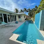 Walking From The Beach 3Br Villa