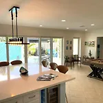 Walking From The Beach 3Br Villa