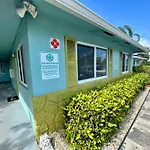 2 Min Walk To Beach With Free Parking At Lauderdale 21-3