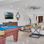 Retreat By Beach Waterfront Lago Key
