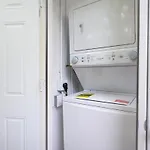 Beautiful And Comfortable Apt In Victoria Park