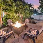 Surf Keysteps From Beach Beautiful Courtyard Hot Tub H0Mes