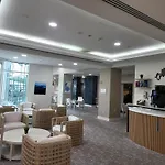 Doubletree-Hilton Suite Walk To The Beach