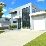 Topo Encanto - Designer Villa, Sundrenched Paradise!
