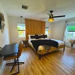 Fox Garden-Heated Pool-Spa- Boho-Downtown & Beach