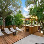 Waterfront House - Solar Heated Pool, Arcade Games