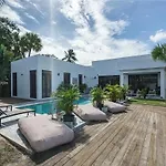 Glamorous Waterfront Canal Home With Pvt Dock And Pool