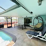 4 Bedroom With Pool, Dock, Canal. Bermuda\'S Secret