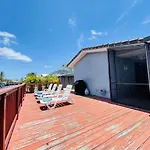 4 Bedroom With Pool, Dock, Canal. Bermuda\'S Secret