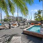 Studio In Las Olas Near Fl Beach