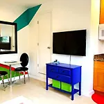Studio In Las Olas Near Fl Beach