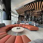 Beachfront-Spacious W Residence