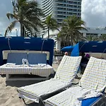 Beachfront-Spacious W Residence