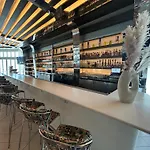 Beachfront-Spacious W Residence