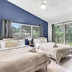 Spacious Home With Pool For 8 People