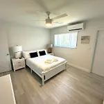 2-Min Walk To The Beach! Sleeps 7 - Large 2Br2Ba #5
