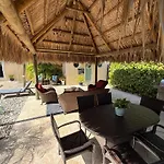 Beach Aqualina Apartments