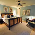 Pineapple Point Guesthouse & Resort - Gay Men\'S Resort