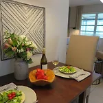 Four Wilton Flats One Bedroom Private Pool