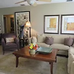 Graf Hill House Pool Home