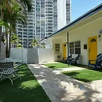 3 Bedrooms Apartment Step From The Beach