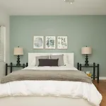 3 Bedrooms Apartment Step From The Beach