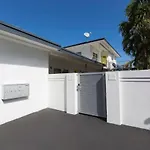Lambert Family Beach Apartments - Unit 1