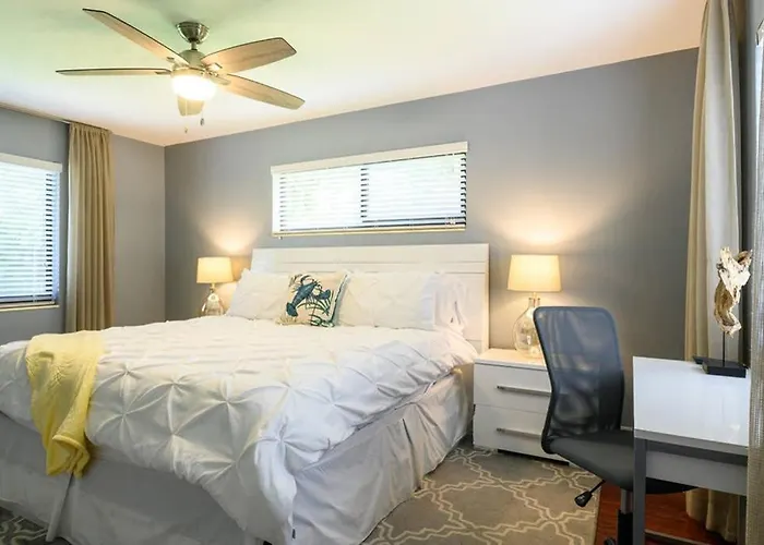 Paradise Home 3 Bedroom With Heated Pool Close To Beach