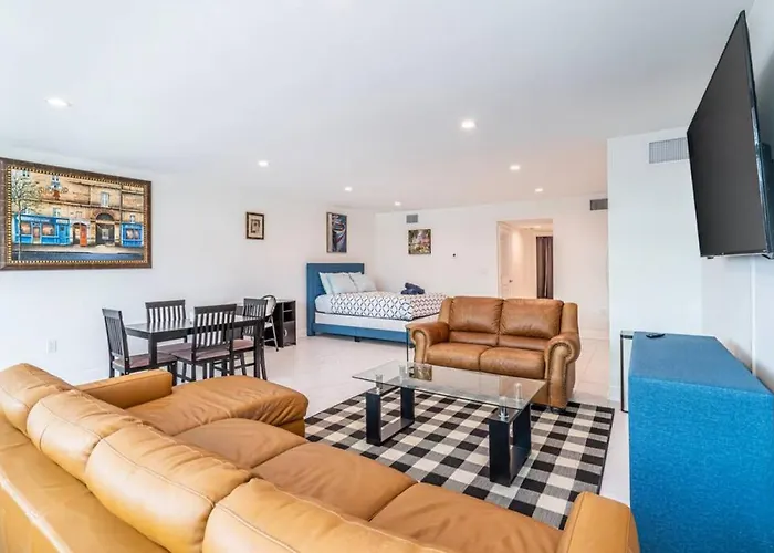 The Purple Pelican Beachfront With Ocean Balcony Unit 3