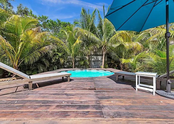 Welcome To Paradise! Secluded 4 Bed, 3 Bath, Pool