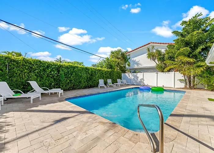 Wonderful 3Br Steps To The Beach Wheated Pool