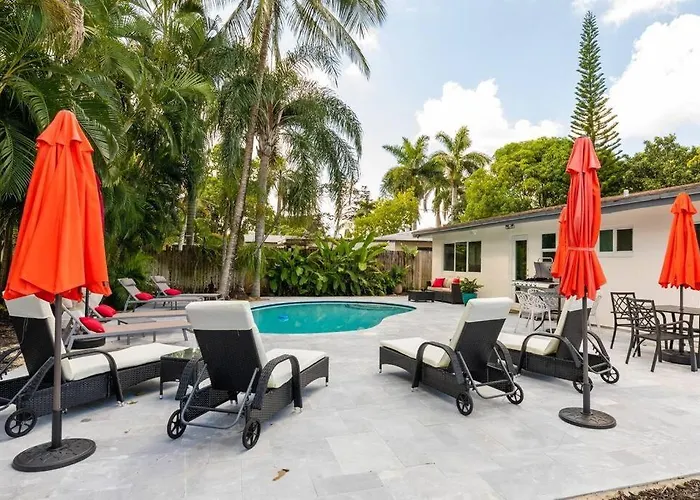 Private Oasis With Pool Near Beaches, Dining & Las Olas