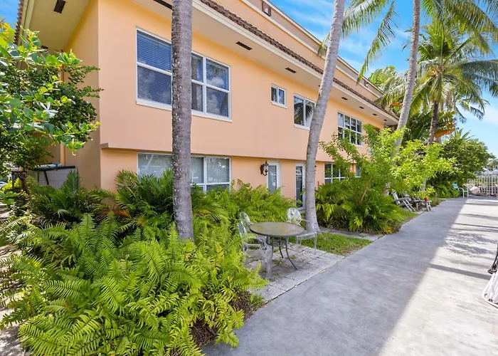 Las Olas Blvd Exclusive Apt With Waterview