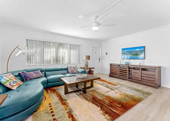 2-Min Walk To The Beach! Sleeps 7 - Large 2Br2Ba #5