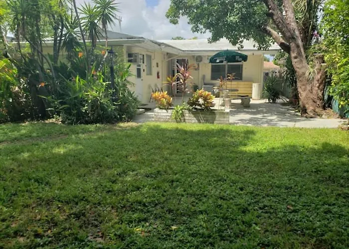 Apts With Backyard Near Fort Lauderdale Beach, Nightlife, Cruise Port, Airport