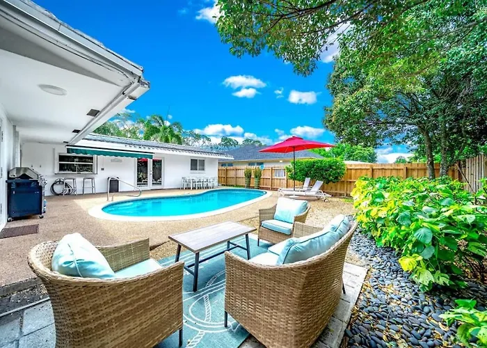 The Dreamcatcher - 4 Bed, 2 Bath, Private Heated Pool, Bbq, Game Room, Park