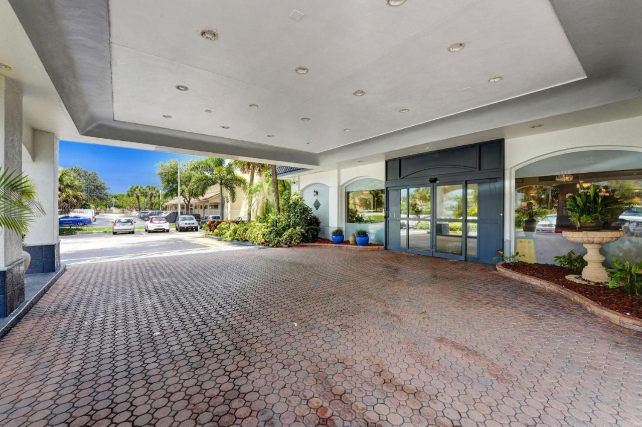 Hotel Plaza Lauderdale