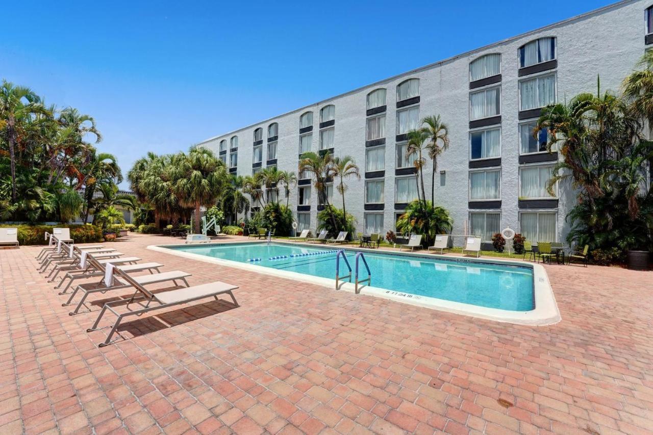 Hotel Plaza Lauderdale