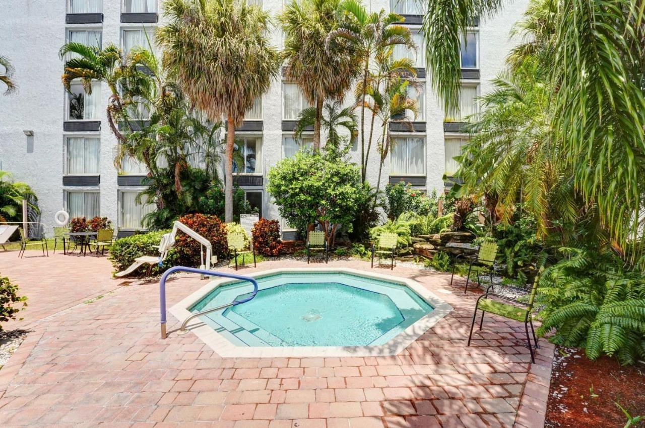 Hotel Plaza Lauderdale
