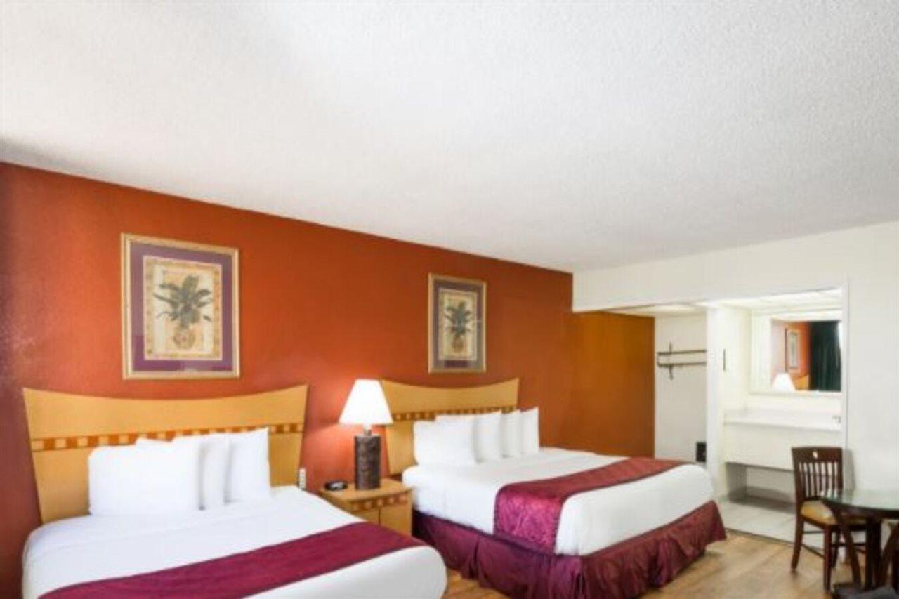 Hotel Travelodge By Wyndham Lauderdale Fort Lauderdale