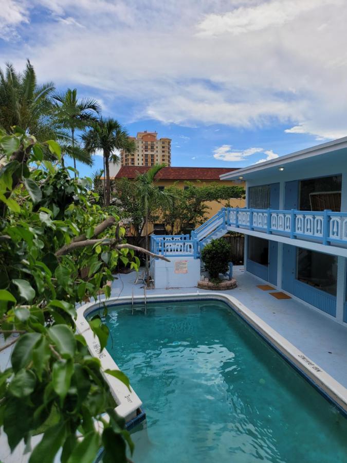 Lauderdale 4*