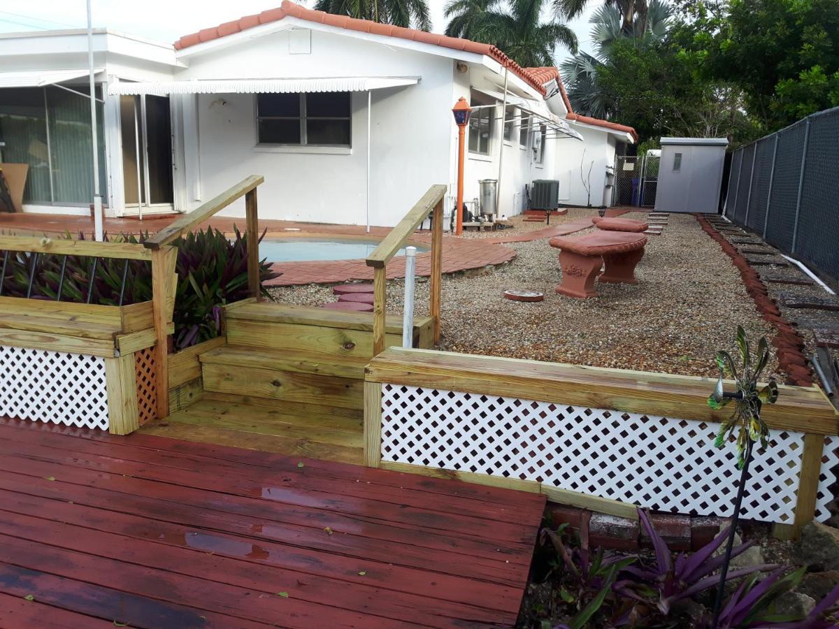 2700 Palms Lauderdale * Fort Lauderdale